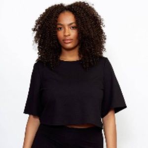 BLACK PONTE KNIT SHORT SLEEVE TOP